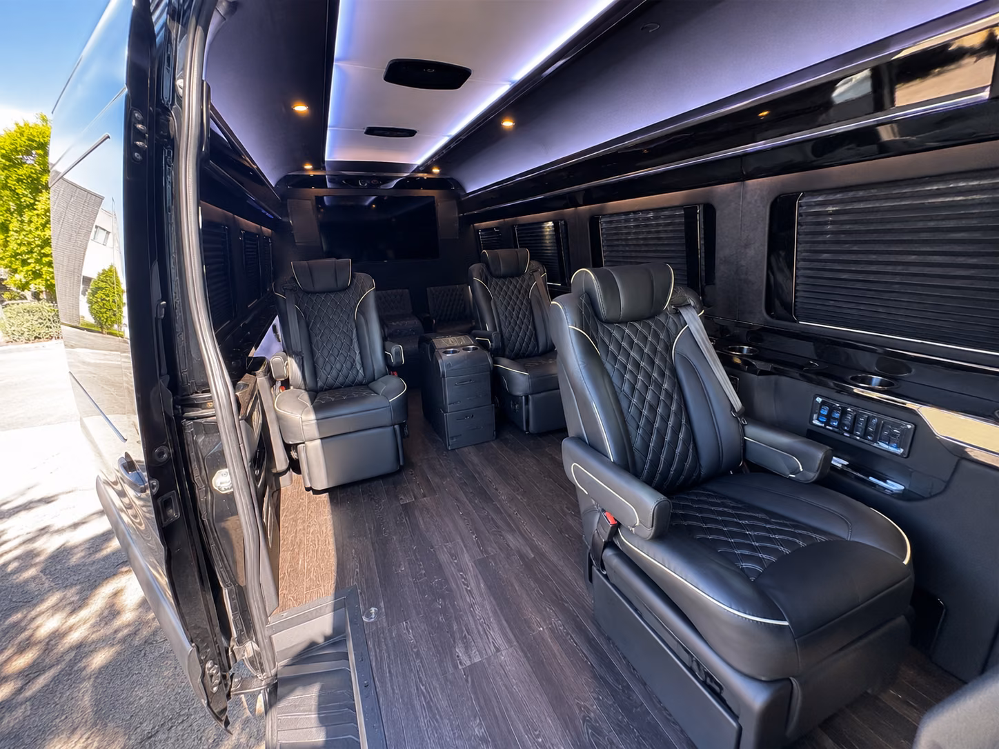 easily book transportation for your next bachelor or bachelorette party 4